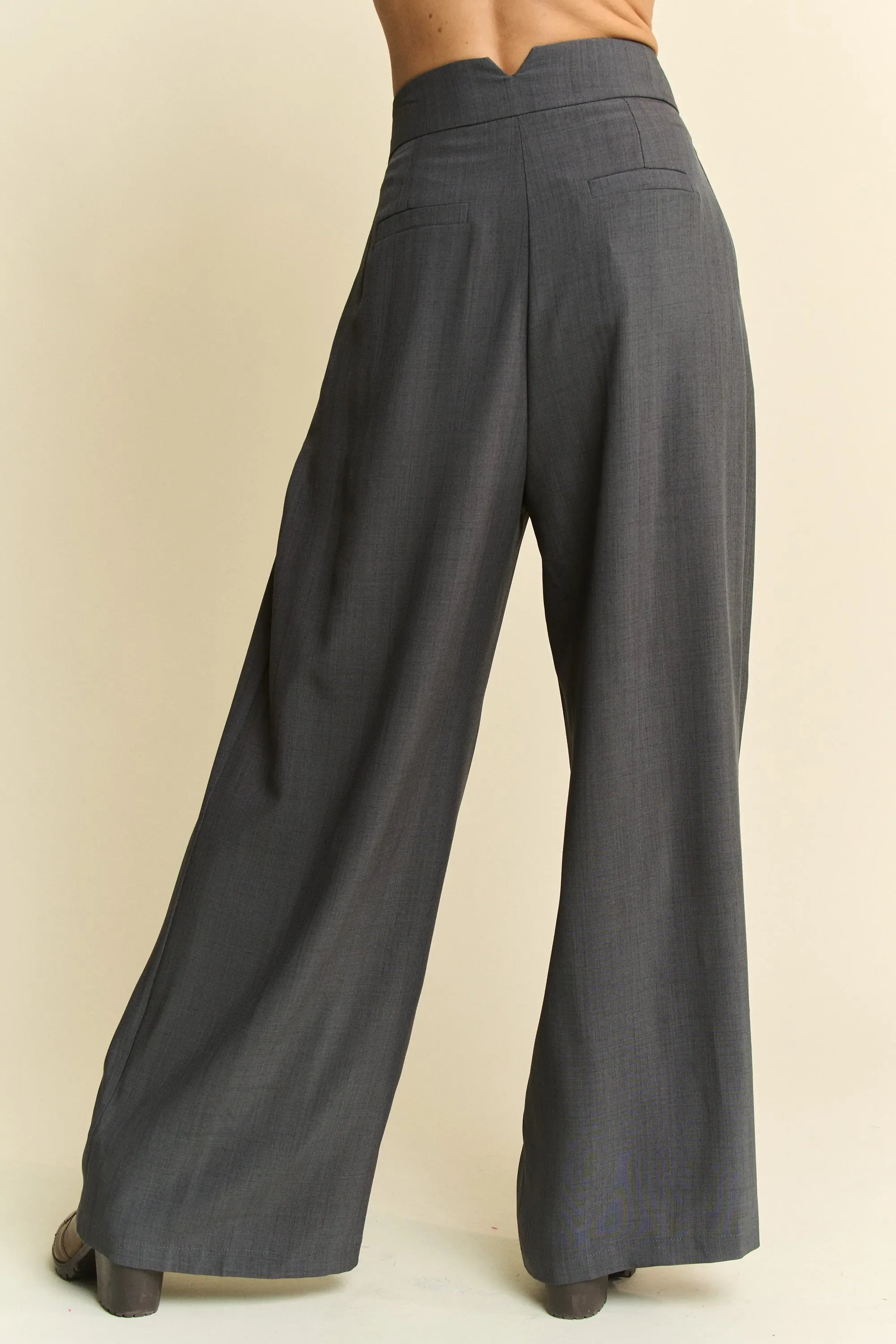 Davi & Dani Solid Back Pocket Shirring Detail Wide Leg Pants in Grey