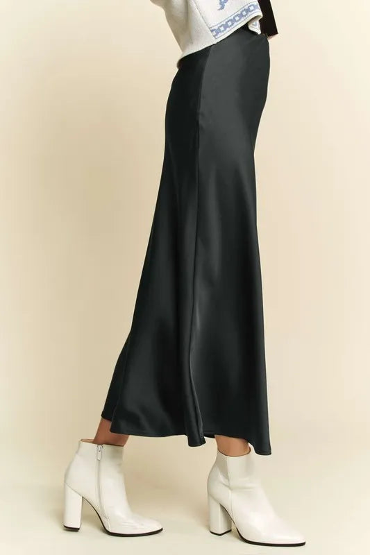 Davi & Dani High Waist Midi Skirt in Black