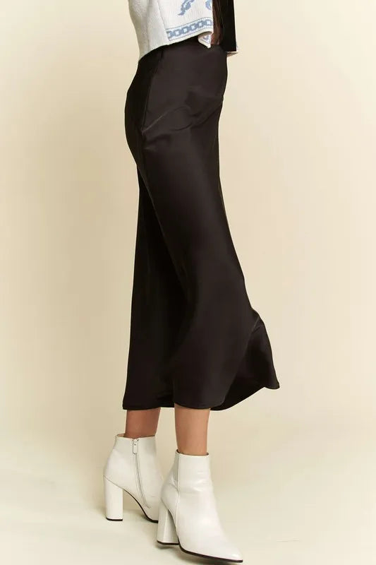 Davi & Dani High Waist Midi Skirt in Black