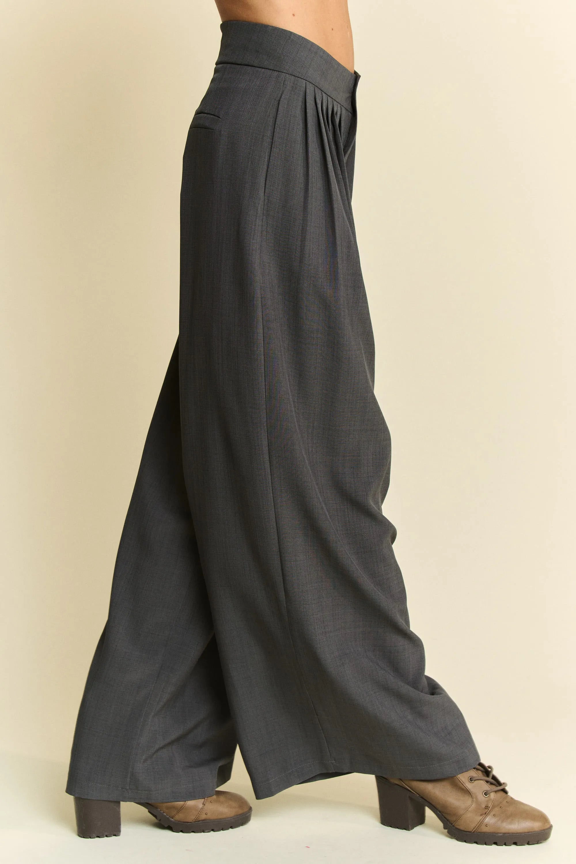 Davi & Dani Solid Back Pocket Shirring Detail Wide Leg Pants in Grey