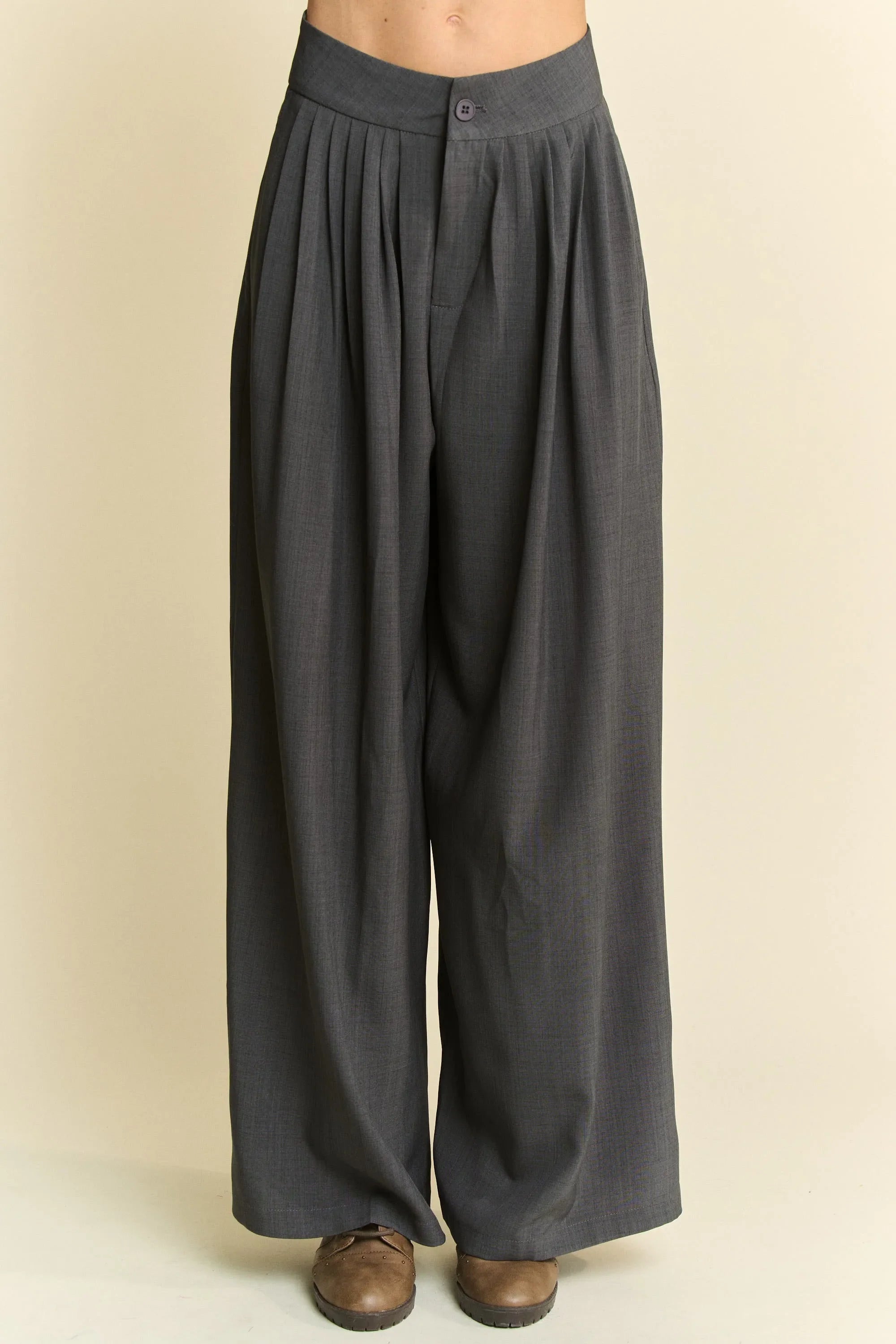 Davi & Dani Solid Back Pocket Shirring Detail Wide Leg Pants in Grey