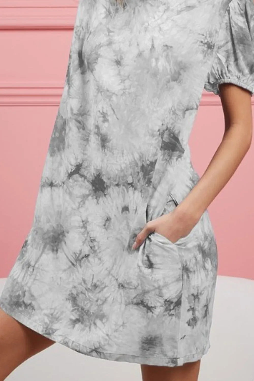 BiBi Puff Sleeve With Side Pockets Tie Dye Dress in Grey