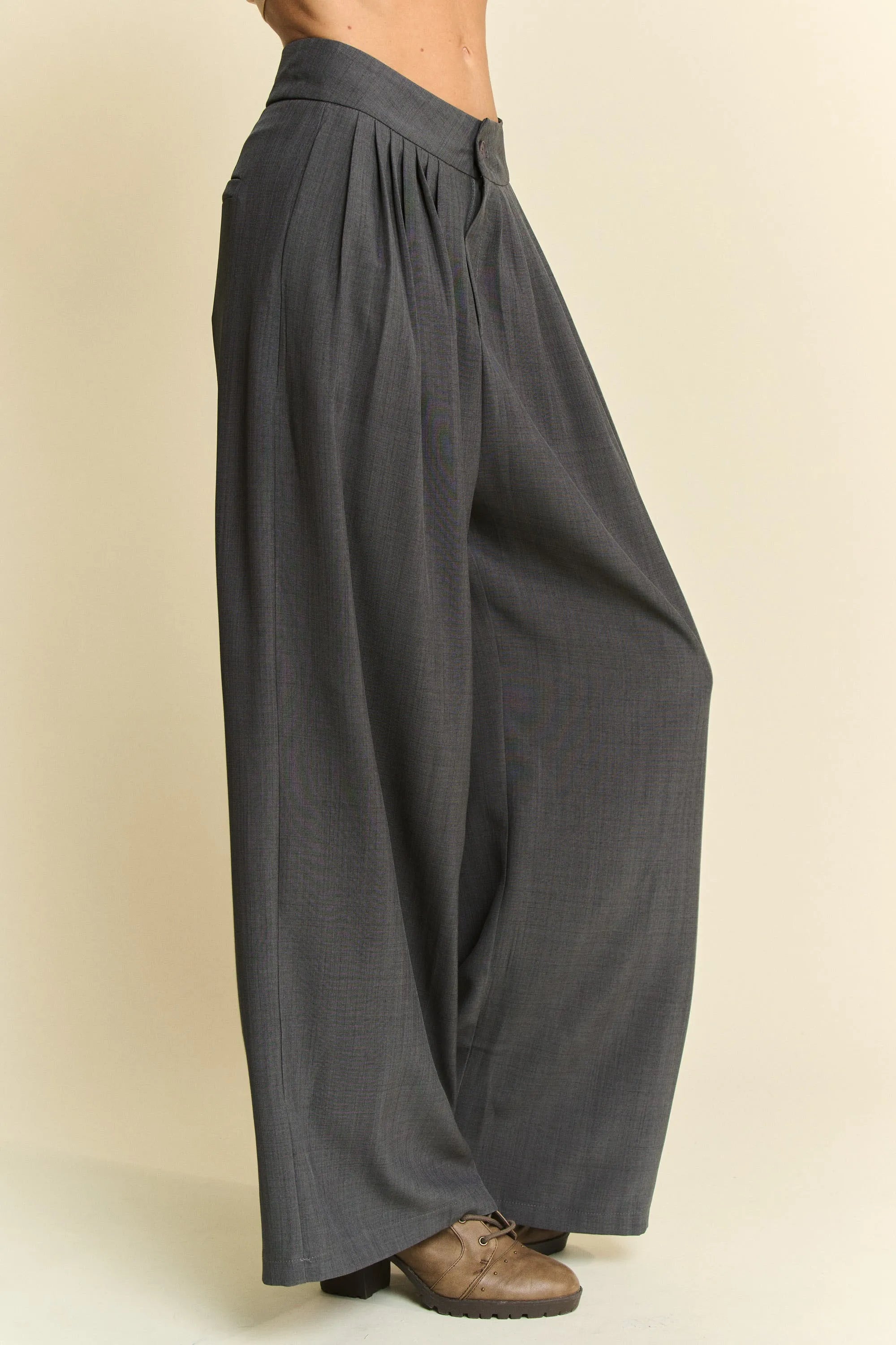 Davi & Dani Solid Back Pocket Shirring Detail Wide Leg Pants in Grey